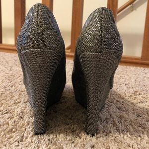 BAMBOO Shoes - ✨Silver/Gray Sparkly Glitter Wedge Platform Heels✨ BAMBOO Shoes - ✨Silver/Gray Sparkly Glitter Wedge Platform Heels✨
